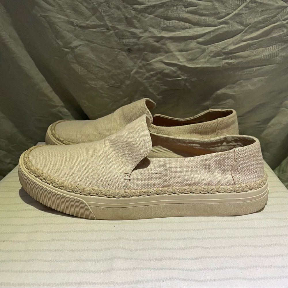 TOMS canvas slip on sneaker